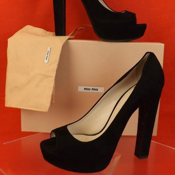 Miu miu peep toe suede pumps with black glitter soles. Absolutely gorgeous. - Picture 5 of 7